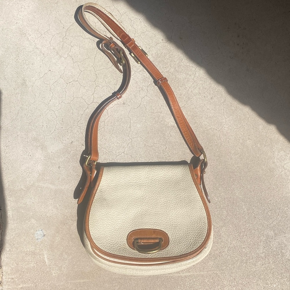 Vintage (80’s) Dooney & Bourke crossbody leather purse